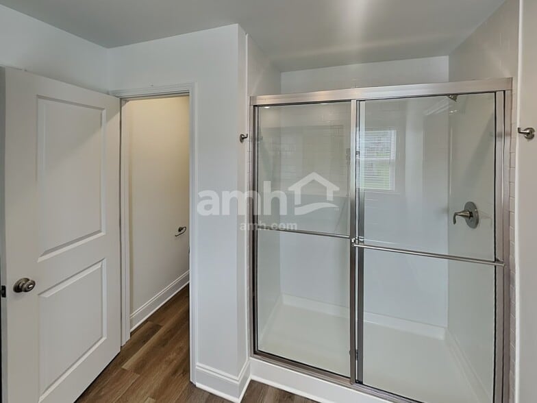 Building Photo - 204 Argea Dr