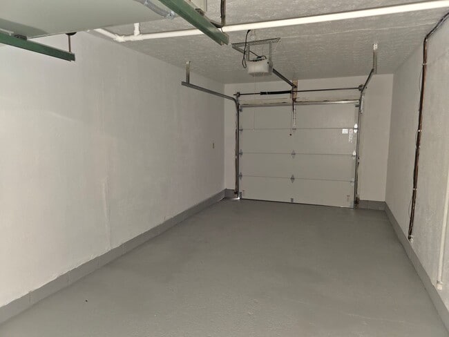 Building Photo - 13622 Oakbrook Dr
