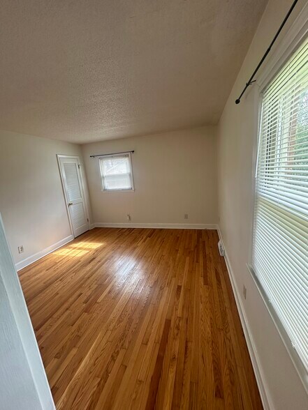Building Photo - 6512 Springfield Dr