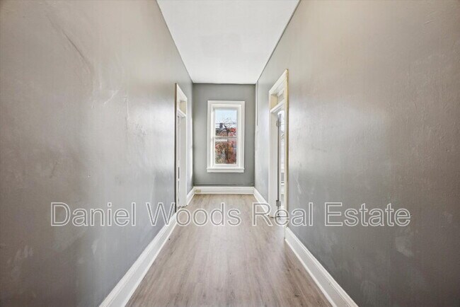 Building Photo - 330 Kerlin St