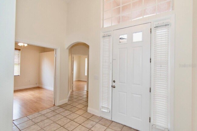 Building Photo - 1707 Golfview Dr