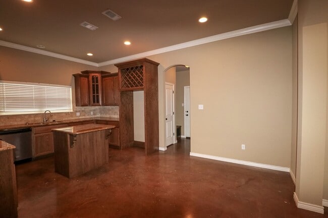 Building Photo - 3009 Stallion Dr