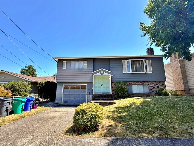 Building Photo - 2746 SE 73rd Ave