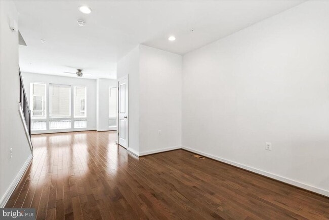 Building Photo - 1502 Trafalgar Ln