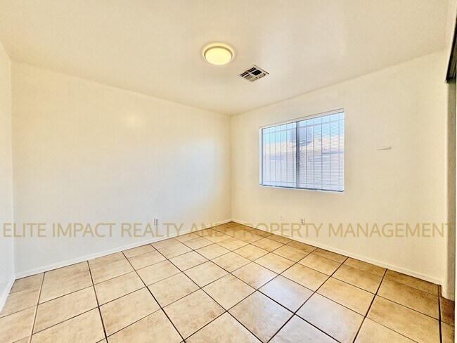 Building Photo - 3422 N Fontana Ave