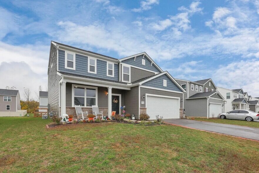 Building Photo - 5520 Violet St