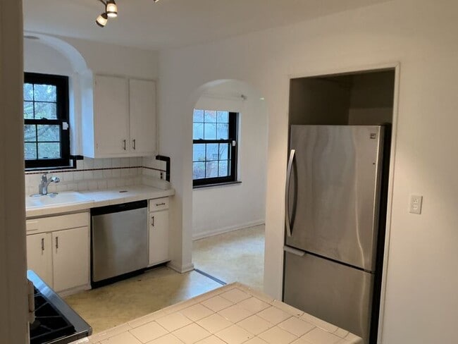 Building Photo - 3790 Grovedale Pl