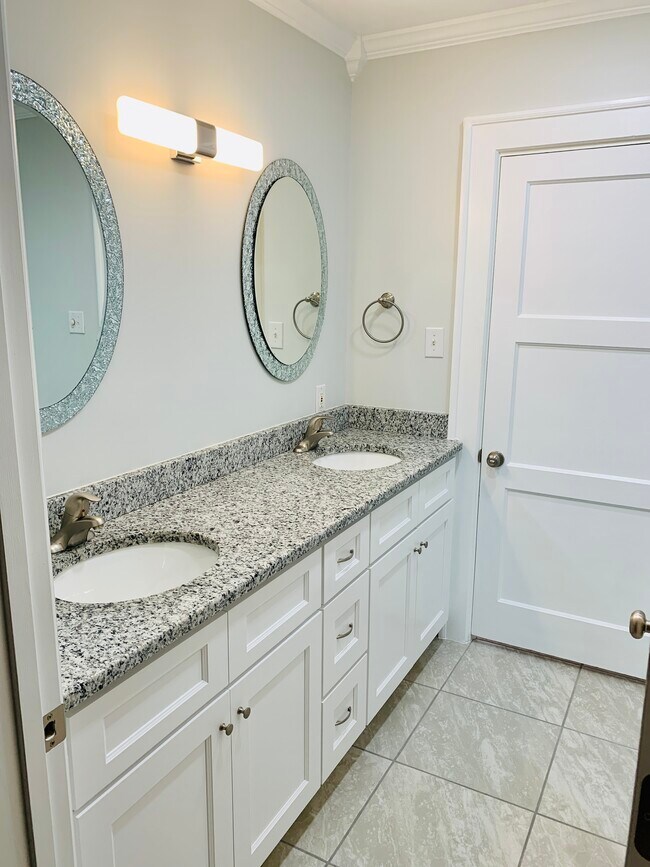 Second Bath - 309 Loop Rd