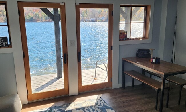 Building Photo - 44 W Shore Rd