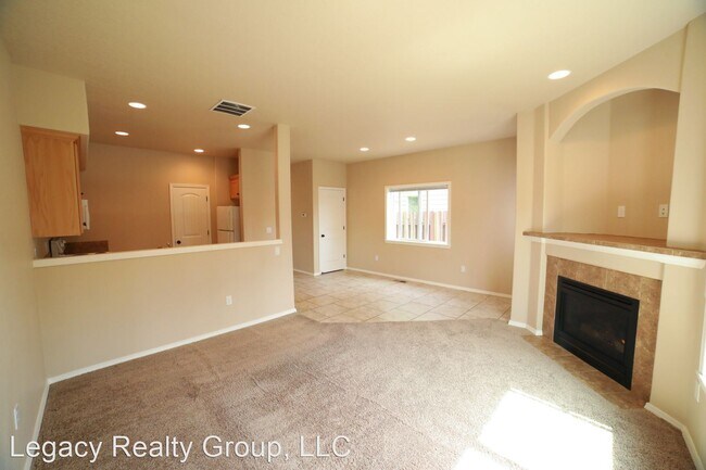 Building Photo - 3 br, 2.5 bath House - 875 NW 1ST AVE