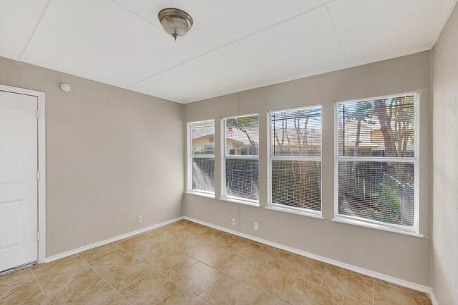 Building Photo - Cozy Living Near Rockwall Lake