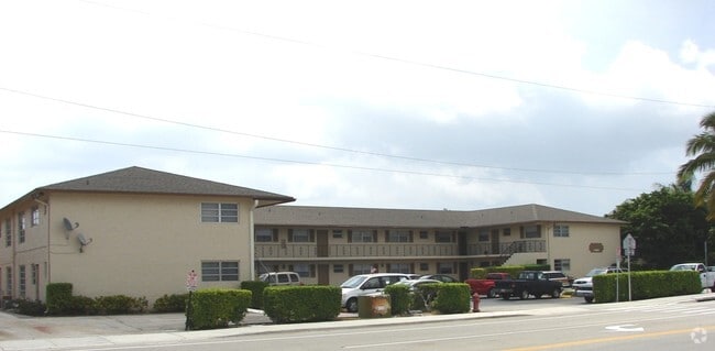 Building Photo - Elite Apartments