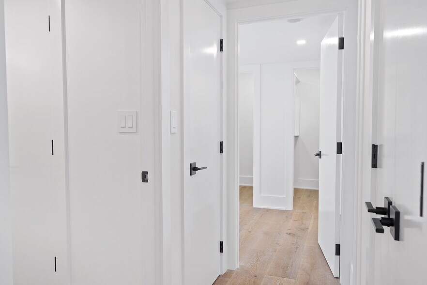 Building Photo - 4020 Galt Ocean Dr