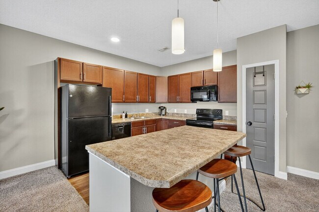 Building Photo - 8350 Cascade Ave