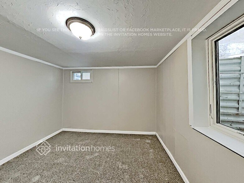 Building Photo - 10110 Depew St