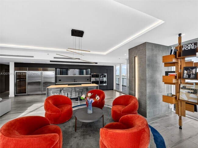 Building Photo - 2020 N Bayshore Dr