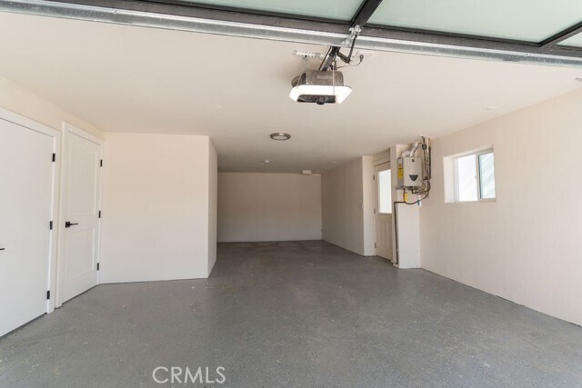 Building Photo - 2850 Zell Dr