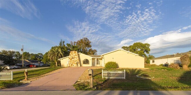 Building Photo - 4430 Odin St