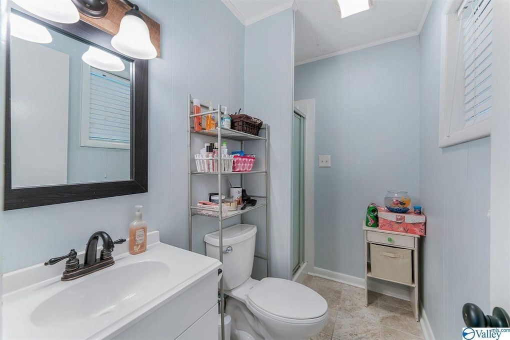 Building Photo - 623 E Tuscaloosa St