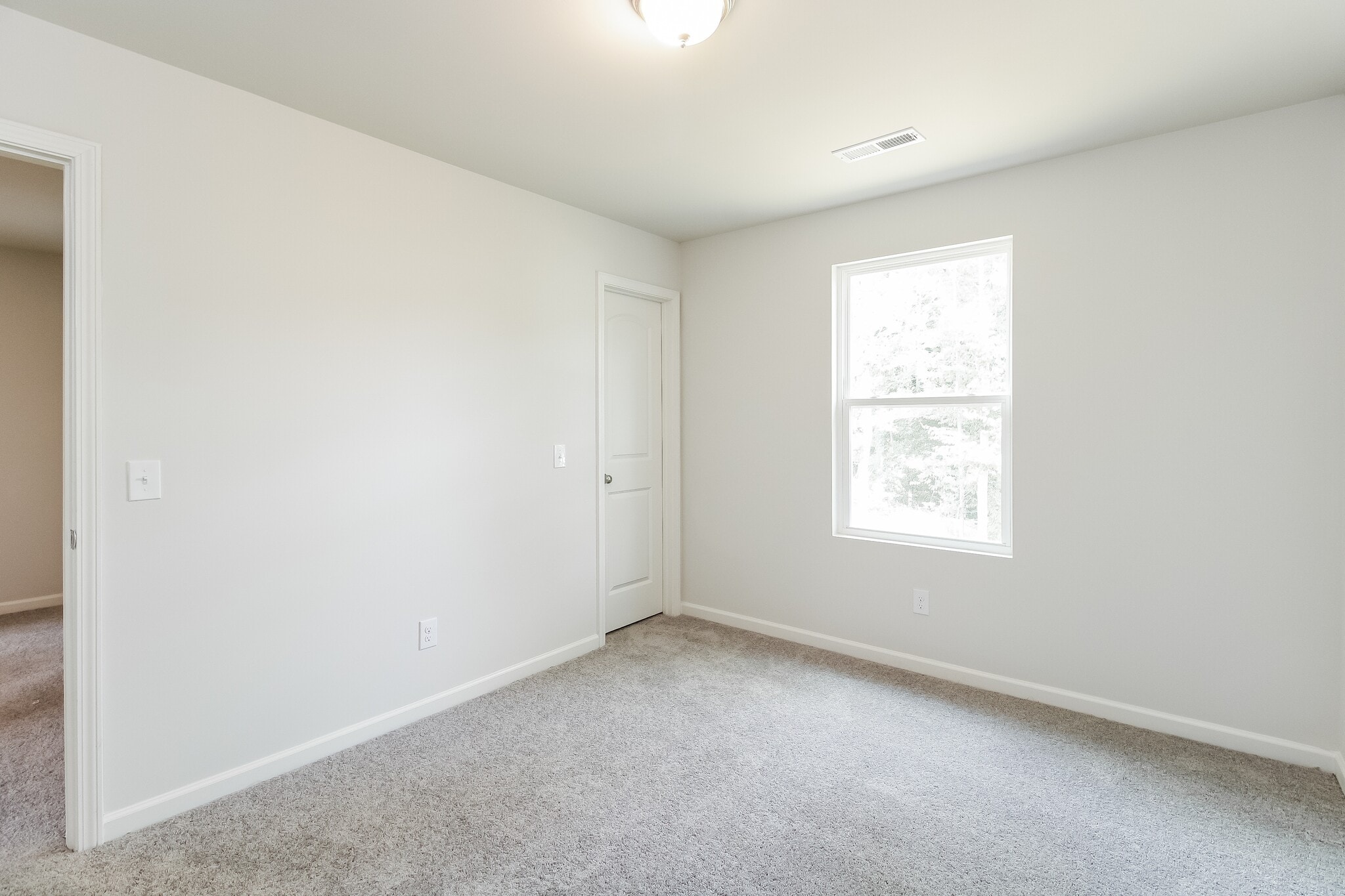 Building Photo - 1681 Robins Nest Drive