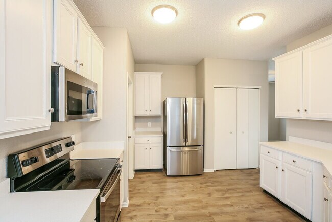 Building Photo - 8636 Wheatfield Dr