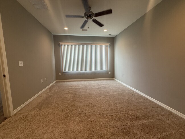 Building Photo - 105 Creve Core Dr