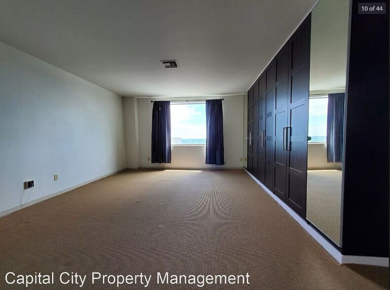 Building Photo - 700 Grand Ave