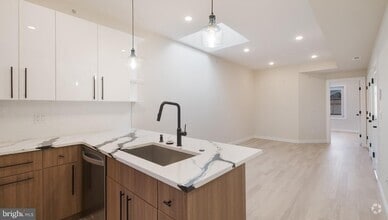 Building Photo - 1530 N 25th St