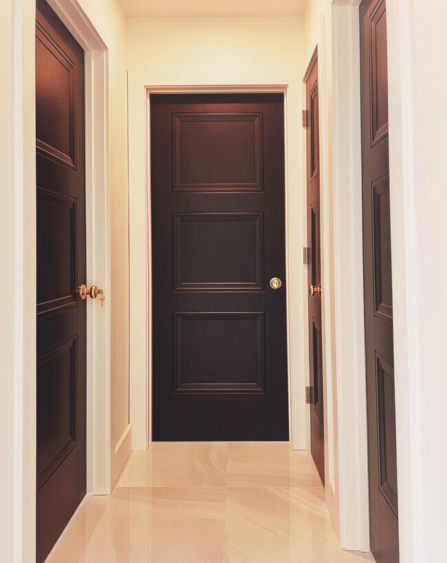 Building Photo - 9287 Sunrise Dr