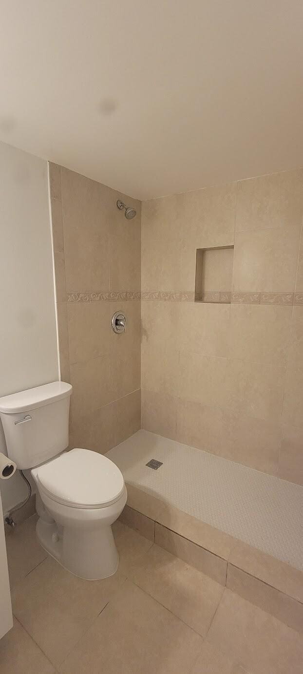 Building Photo - 600 SW 2nd Ave