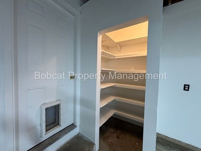 Building Photo - 3329 Somerset Way