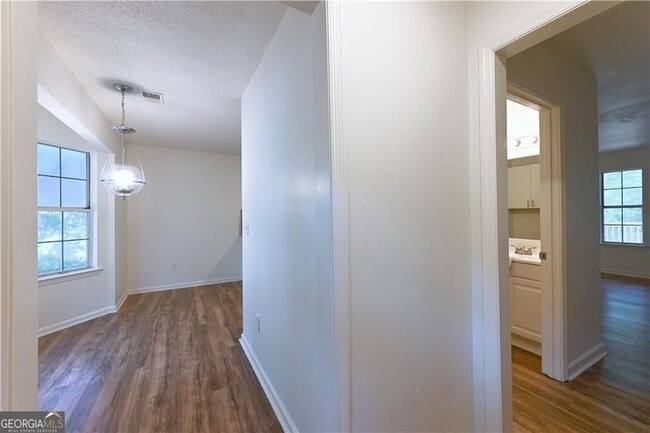 Building Photo - 1697 Cedar Bluff Way