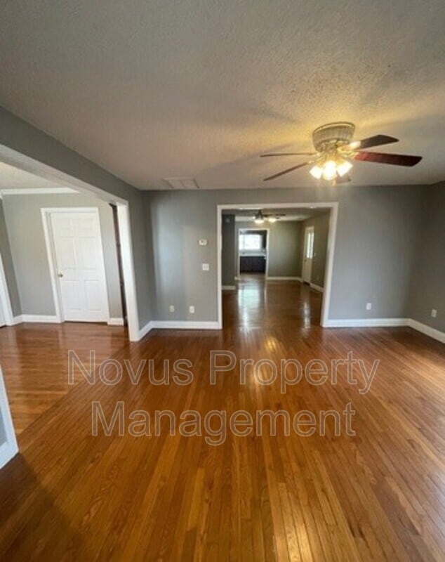 Building Photo - 102 Lipham St