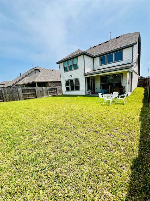 Building Photo - 15826 Dove Holw Dr