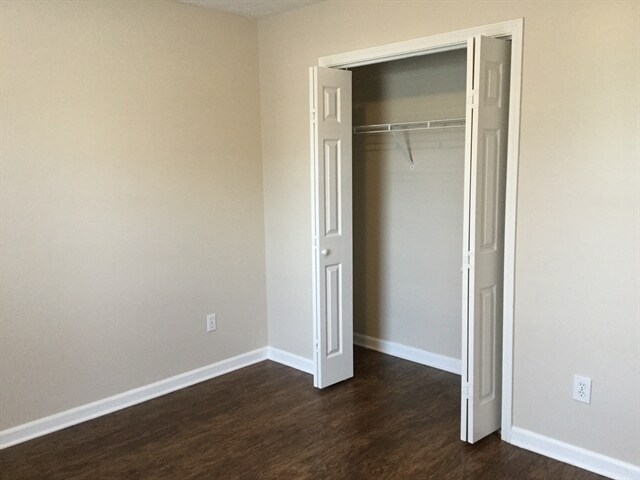 Building Photo - 121 Luna Lane