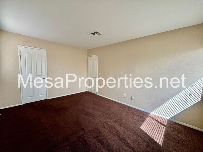 Building Photo - 13535 Silversand St