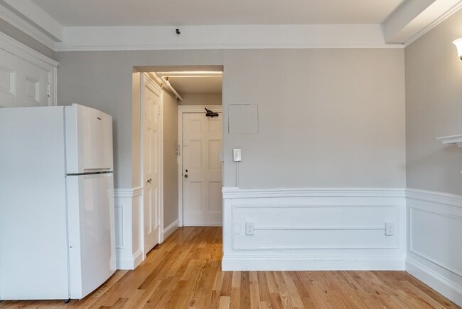 Building Photo - 124 Bowdoin St