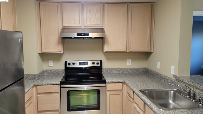 Building Photo - 555 10th St