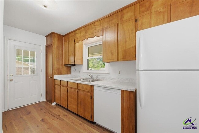 Building Photo - 202 Self St