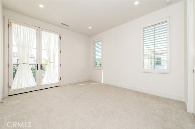 Building Photo - 111 Winnett