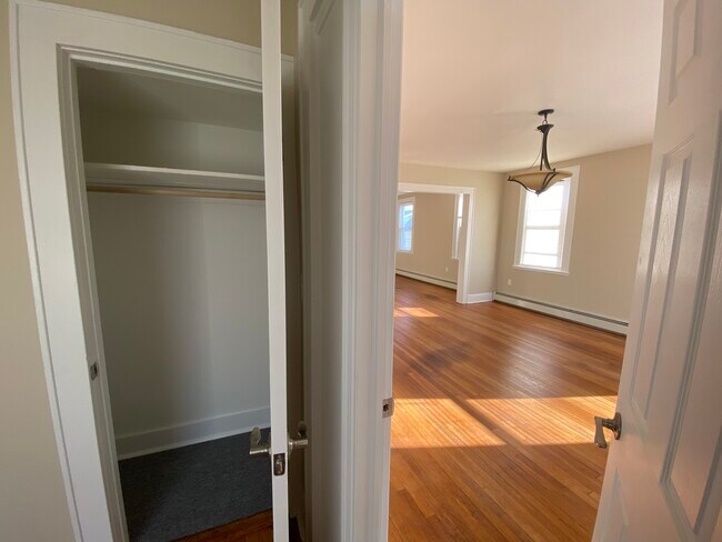 Building Photo - 1445 Concord Pl
