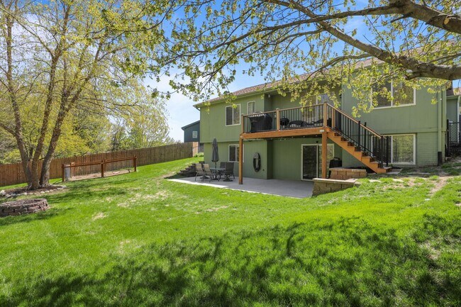 Building Photo - Stunning Raised Ranch | 4 Bedroom 3 Bathro...