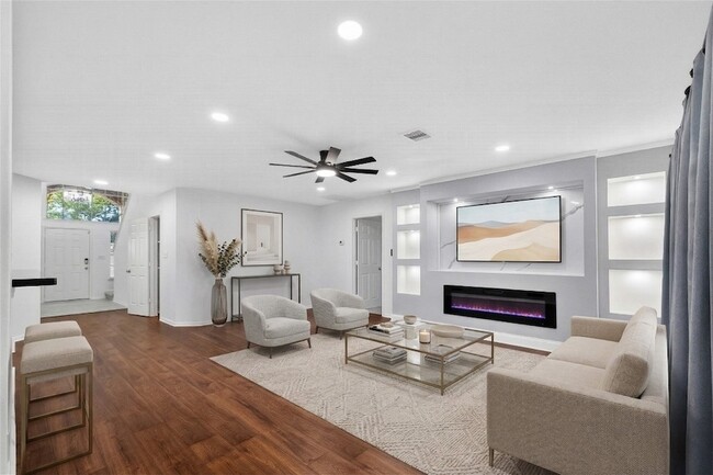 Building Photo - 15807 Sonoma Park Dr