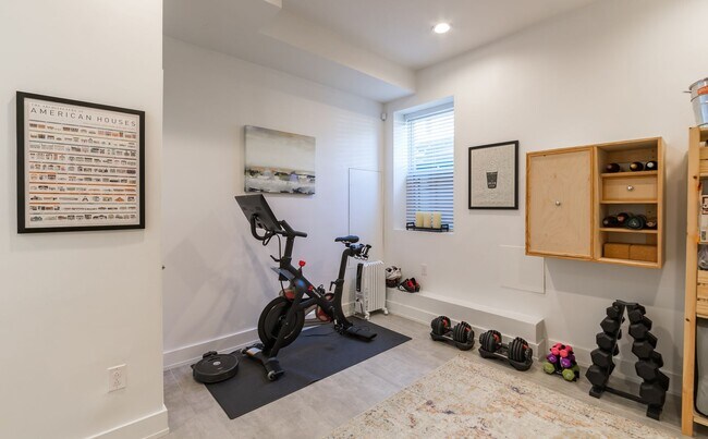 Building Photo - Three Bed Olde Kensington Home