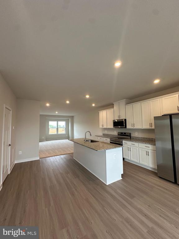 Building Photo - 369 Huntwell W Ave