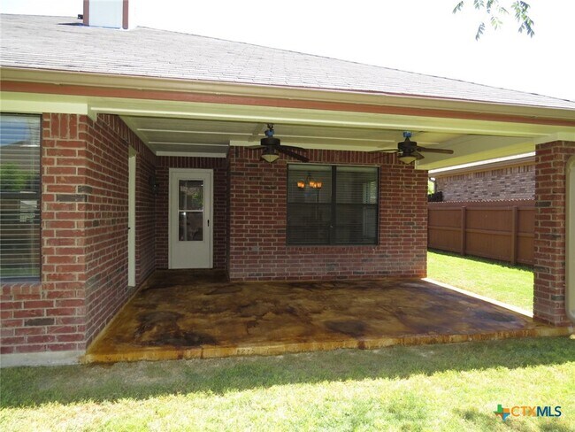 Building Photo - 2505 Mugho Dr