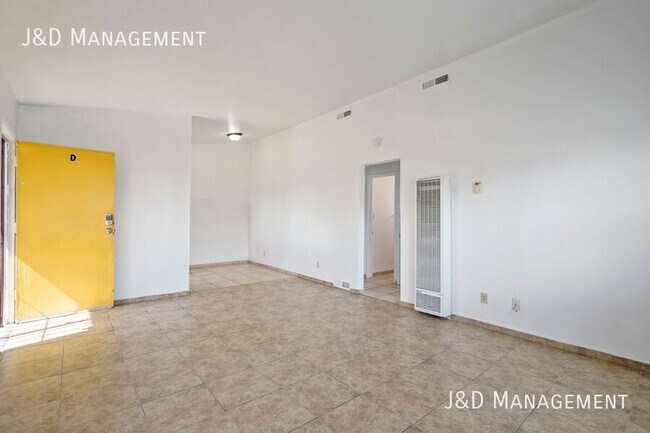 Building Photo - 824 47th St