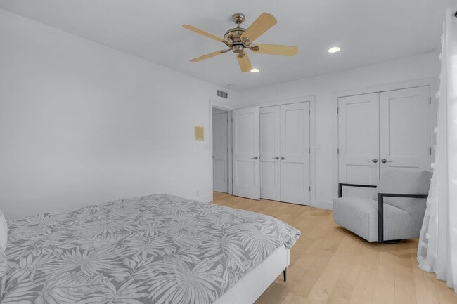 Building Photo - Mid-century modern home in Arcadia with pr...