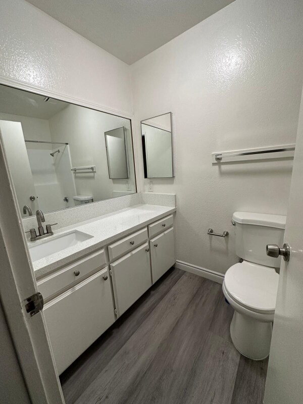 Building Photo - 16645 Valencia Ave