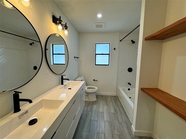 Building Photo - 2500 Harrowden Dr